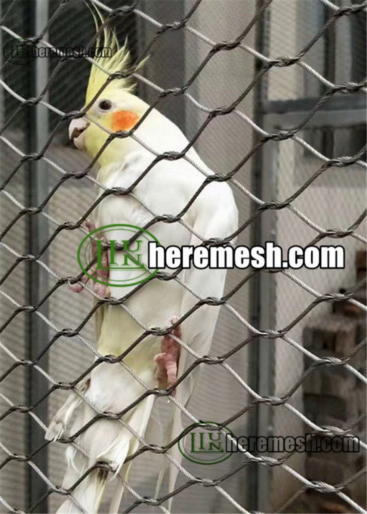 Flexible zoo aviary netting